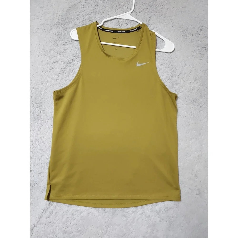 Nike item excellent